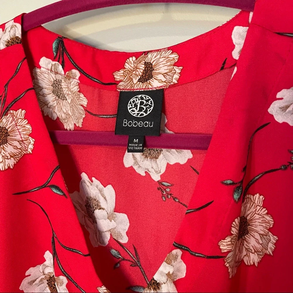 NWOT Bobeau Tie Front Button Up Red Floral Blouse. Medium. - Picture 9 of 9